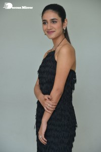 Priya-Prakash-Warrier-30