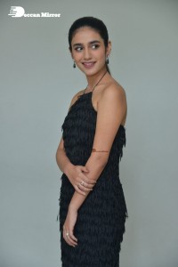 Priya-Prakash-Warrier-32