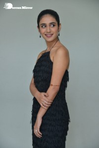 Priya-Prakash-Warrier-33