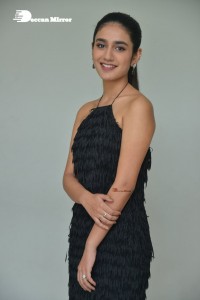 Priya-Prakash-Warrier-39