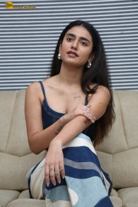 actress priya prakash varrier hot looks in a tank top