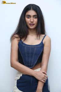 actress priya prakash varrier hot looks in a tank top