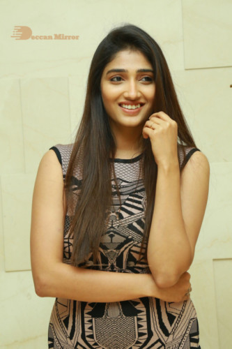 Telugu Actress Priya Vadlamani