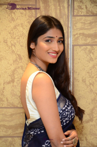 Telugu Actress Priya Vadlamani looks stunning in a blue saree