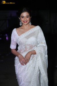 indian actress priyamani in a white saree at a movie function