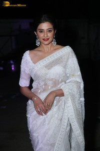 indian actress priyamani in a white saree at a movie function
