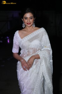 indian actress priyamani in a white saree at a movie function