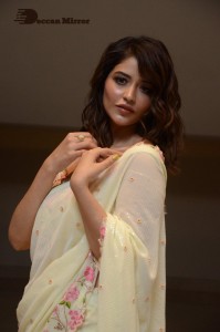 Priyanka-Jawalkar-26