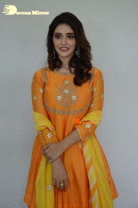 Priyanka-Jawalkar-19