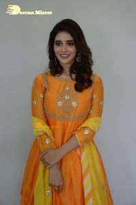 Priyanka-Jawalkar-24