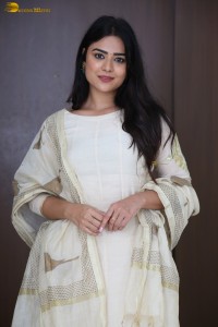 actress priyanka sharma sweet looks in a white salwar