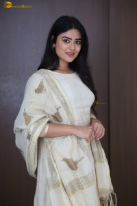 actress priyanka sharma sweet looks in a white salwar