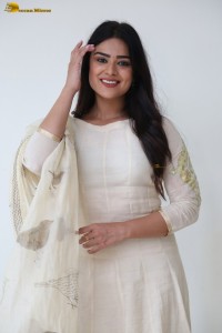 actress priyanka sharma sweet looks in a white salwar