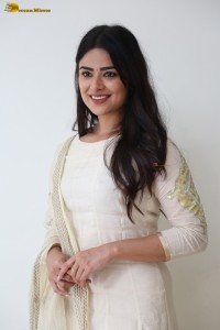 actress priyanka sharma sweet looks in a white salwar