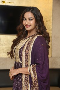 actress Pujita Ponnada hot looks in a salwar dress