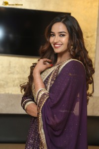 actress Pujita Ponnada hot looks in a salwar dress