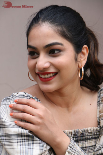 Telugu Actress Punarnavi Bhupalam 