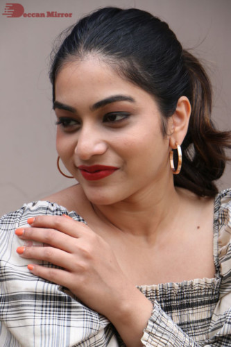 Punarnavi Bhupalam (21)