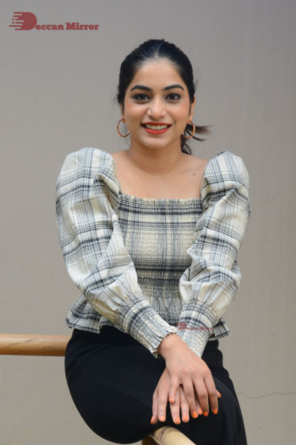 Punarnavi Bhupalam Picture Gallery 1