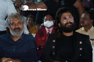Pushpa Movie Pre-Release Event attended by Allu Arjun, Rashmika Mandanna, SS Rajamouli and others