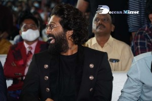 Pushpa Movie Pre-Release Event attended by Allu Arjun, Rashmika Mandanna, SS Rajamouli and others