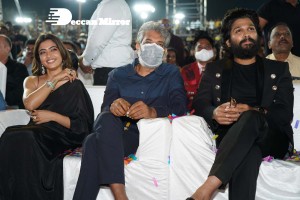 Pushpa Movie Pre-Release Event attended by Allu Arjun, Rashmika Mandanna, SS Rajamouli and others