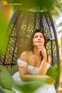 Raashi Khanna bold photoshoot