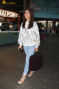 Actress Raashi Khanna spotted at Mumbai Airport on december 13, 2022