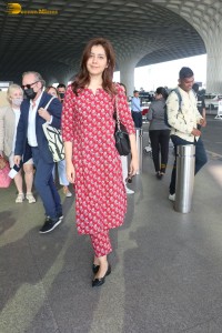 actress raashi khanna in a red salwar dress at airport