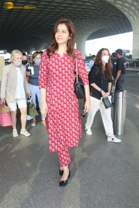 actress raashi khanna in a red salwar dress at airport