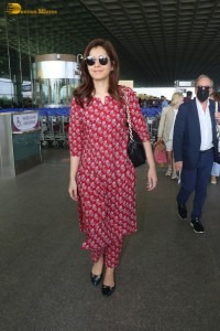 actress raashi khanna in a red salwar dress at airport