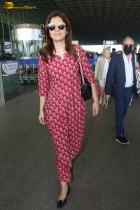 actress raashi khanna in a red salwar dress at airport