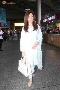 actress raashi khanna cute in a white salwar dress