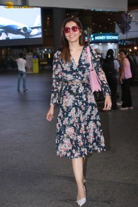 actress raashi khanna fabulous looks in a floral dress at mumbai airport