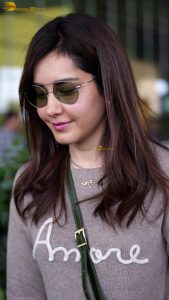 actress raashi khanna beautiful in a t-shirt and sunglasses