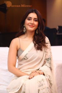 Raashi Khanna looking beautiful in a Saree at Three Roses OTT Show Event