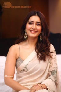 Raashi Khanna looking beautiful in a Saree at Three Roses OTT Show Event