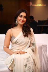 Raashi Khanna looking beautiful in a Saree at Three Roses OTT Show Event