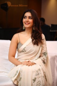 Raashi Khanna looking beautiful in a Saree at Three Roses OTT Show Event