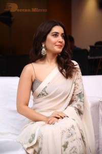 Raashi Khanna looking beautiful in a Saree at Three Roses OTT Show Event
