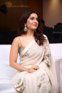 Raashi Khanna looking beautiful in a Saree at Three Roses OTT Show Event