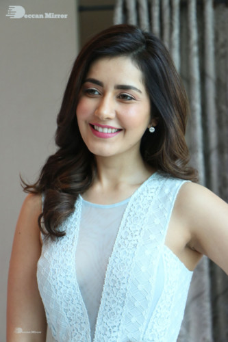 Telugu Actress Raashi Khanna photoshoot in a blue dress