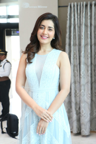 Telugu Actress Raashi Khanna photoshoot in a blue dress