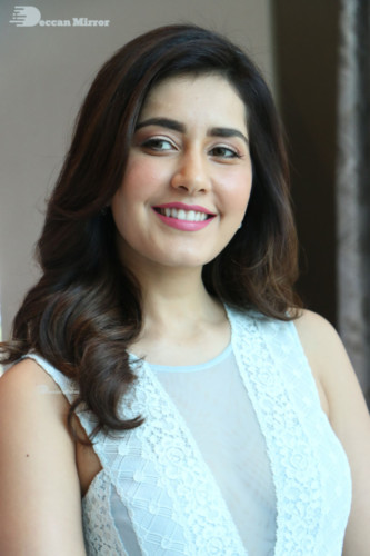 Telugu Actress Raashi Khanna photoshoot in a blue dress