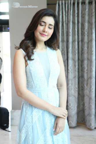 Telugu Actress Raashi Khanna photoshoot in a blue dress