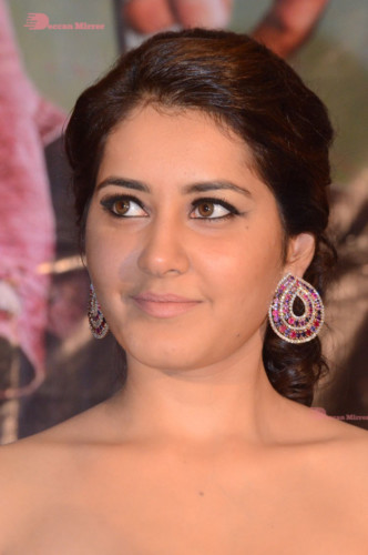 Telugu Actress Raashi Khanna photoshoot in a strapless red dress