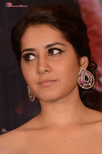 Telugu Actress Raashi Khanna photoshoot in a strapless red dress