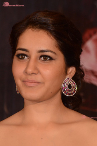 Telugu Actress Raashi Khanna photoshoot in a strapless red dress