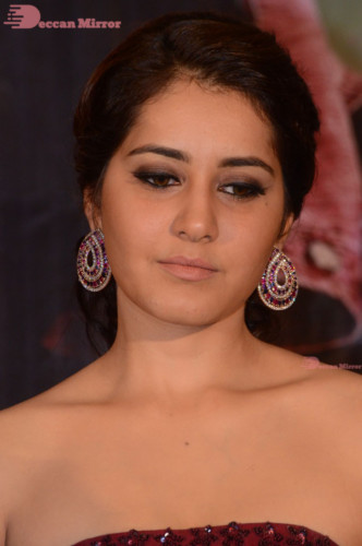 Telugu Actress Raashi Khanna photoshoot in a strapless red dress