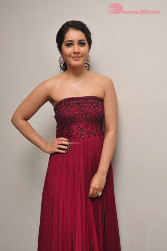 Telugu Actress Raashi Khanna photoshoot in a strapless red dress